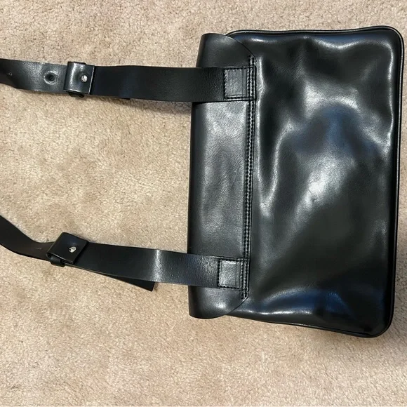 Nannini Elegant Black Leather Bag - Picture 9 of 10